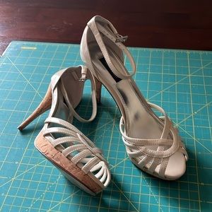 WHBM 4”Platform High Heel size 7M